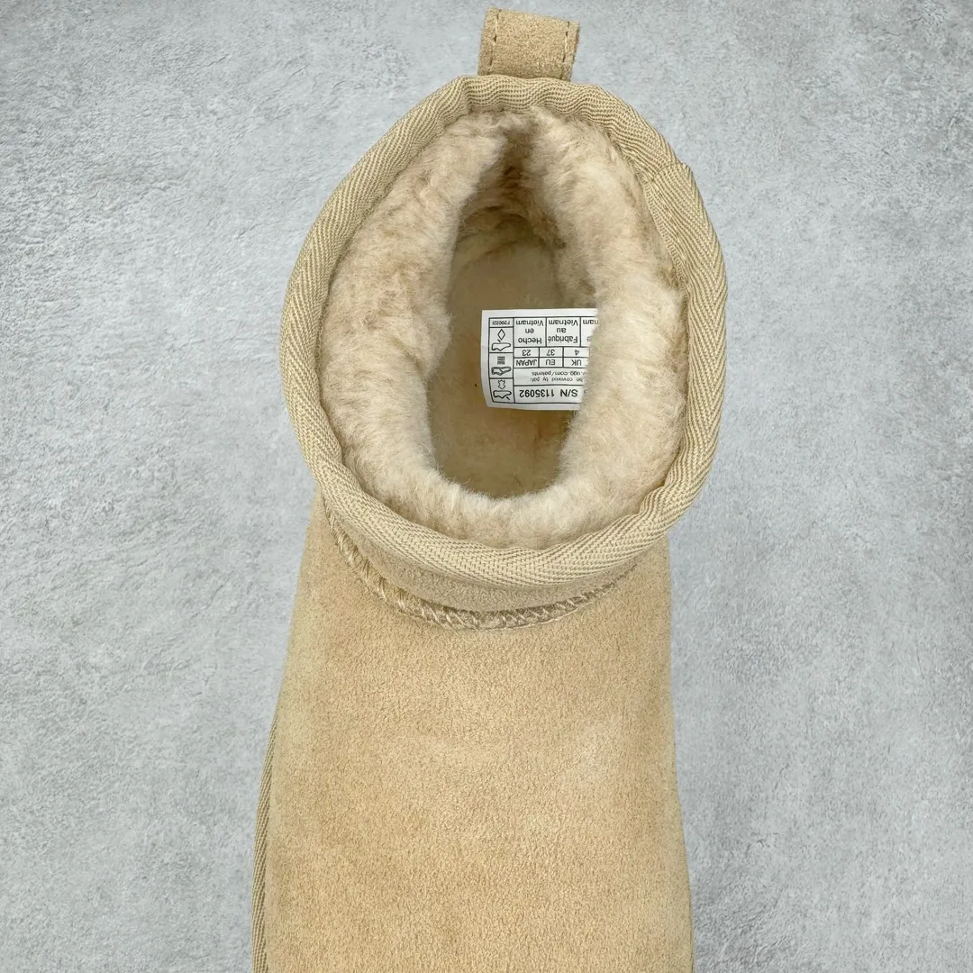 Pick up locally💰520 UGG 5092 Zhou Dongyu Mini thick-soled autumn and winter sheep fur integrated snow boots. All shoes are made from the same factory as ZP. Longfeng A-grade Australian imported sheep fur integrated women's boots. Brand OEM production line. Fully follow the ZP process. OEM original pattern maker. Adhering to the principle of no original shoes and no development selection. Pay attention to every detail. The most authentic version on the market. TREADLITE "Light Wing" technology outsole. Lightweight/durable/flexible/pile size: 35 36 37 38 39 40 41 42 Coding: by2936090